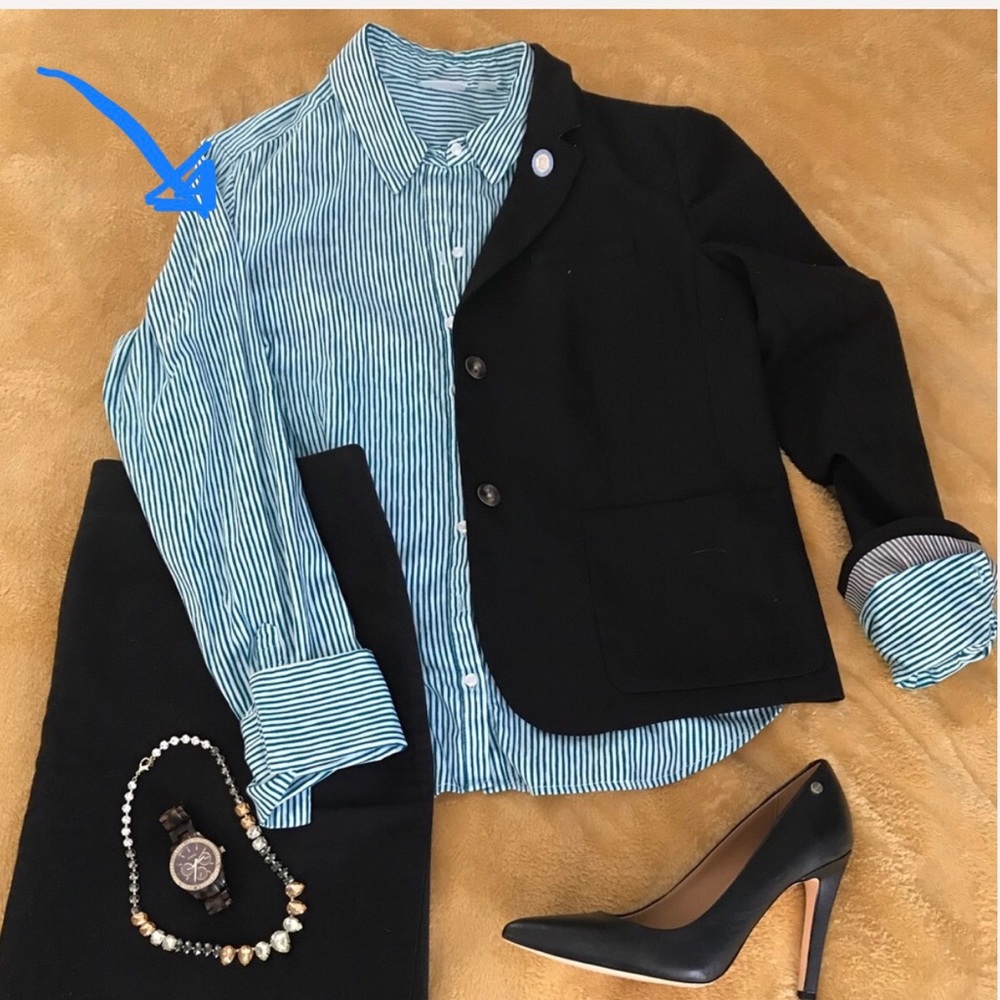 NY&Co button up top